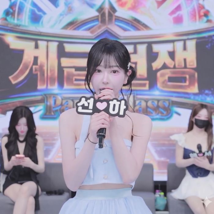 大人数韓国美女のダンスショー ～トップレスで踊り狂う19禁ライブステージ～ - HD高画質