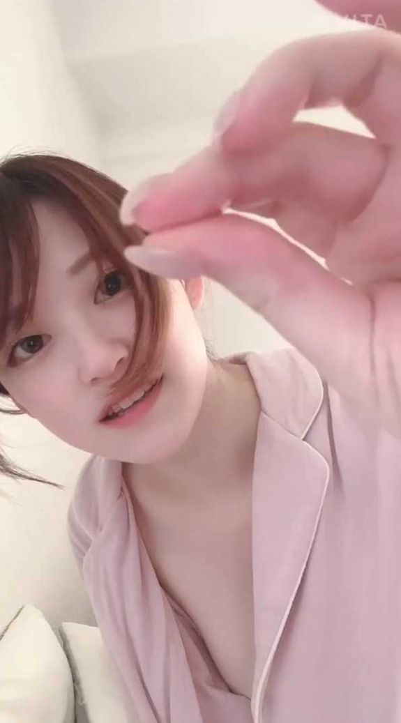 【W特典 計84分】快感に溺れて何度も果ててしまう一人エッチの濃密ドキュメント