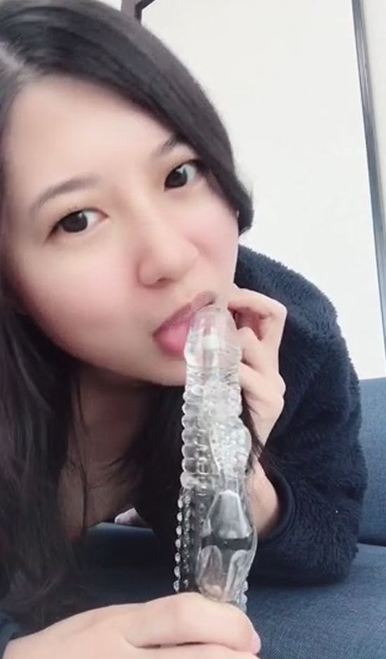美人妻の変態自撮り【ZIP】