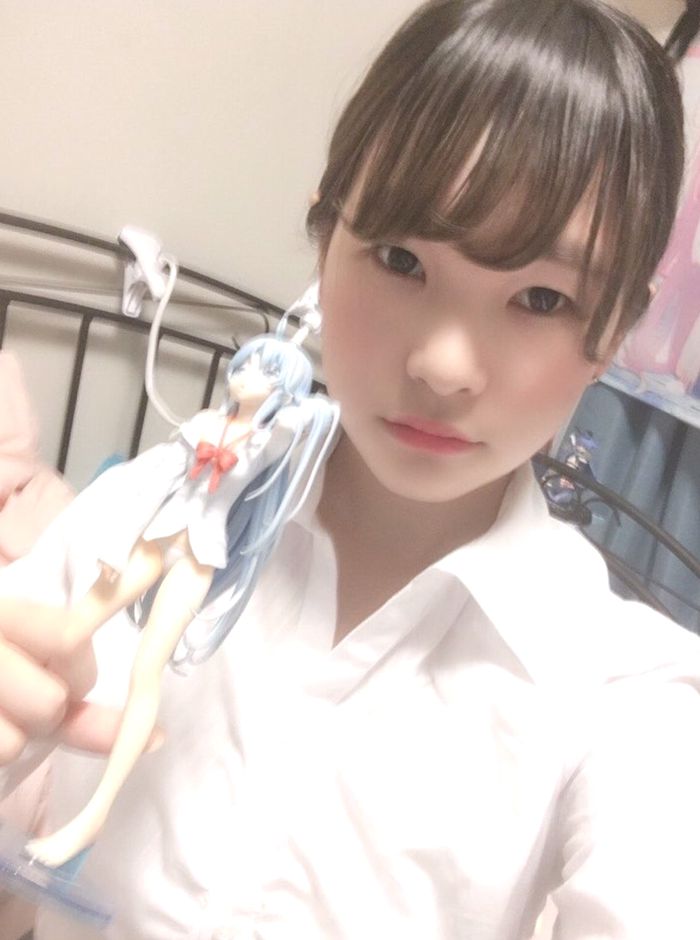 【画像30枚・動画4本】巨乳な嫁と楽しむ自宅でのエッチ