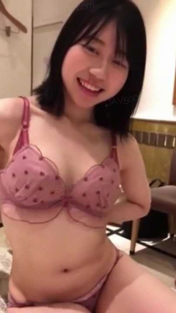 大胆な大学生カップルが撮影したプライベート動画